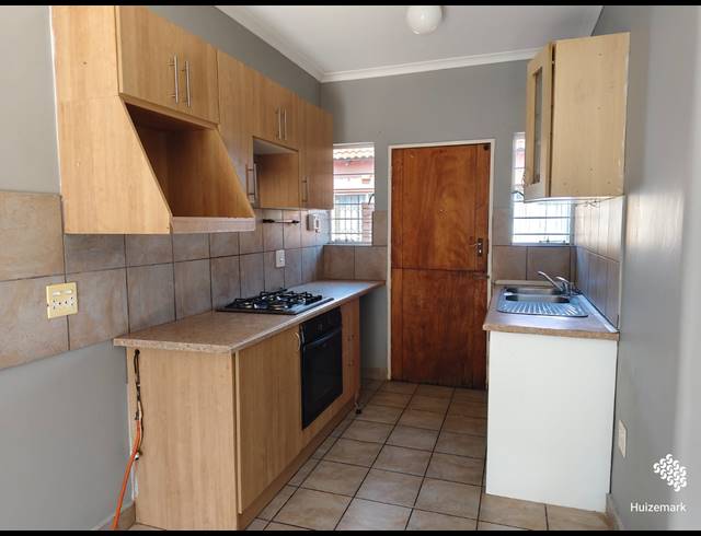 2 BEDROOM TOWNHOUSE TO LET IN VAALPARK